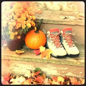 Columbia newton ridge waterproof hiking boots 🥾 8